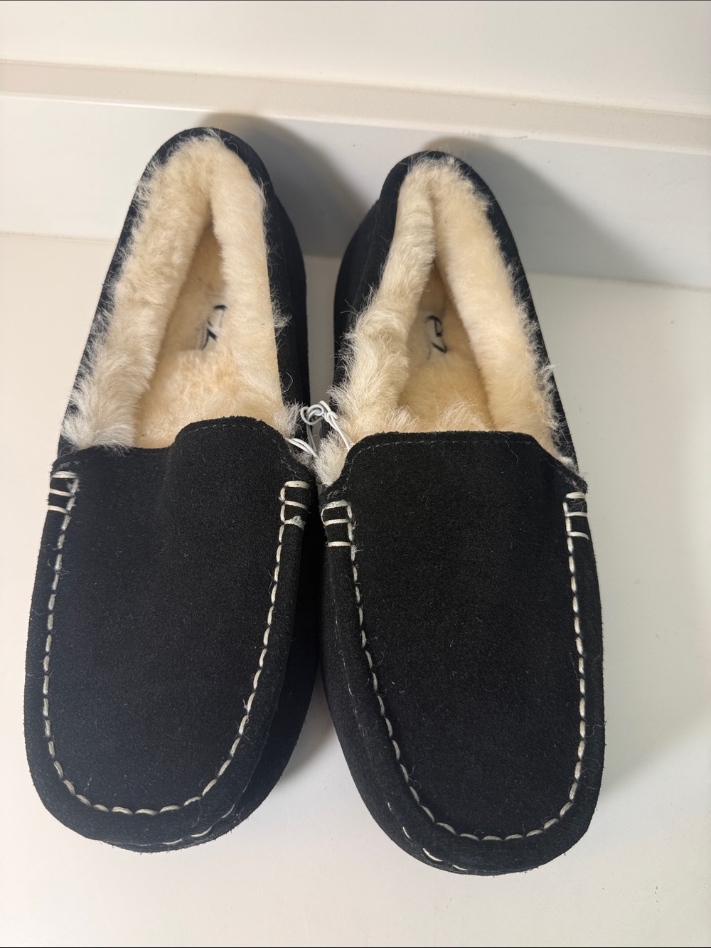 EZ Feet Black Suede Shearling-Lined Moccasin Slippers - Size 7